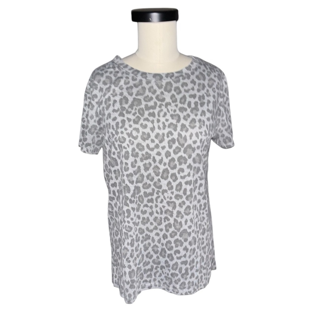 Zoe + Liv Gray Cheetah / Leopard Print Short Sleeve T-shirt